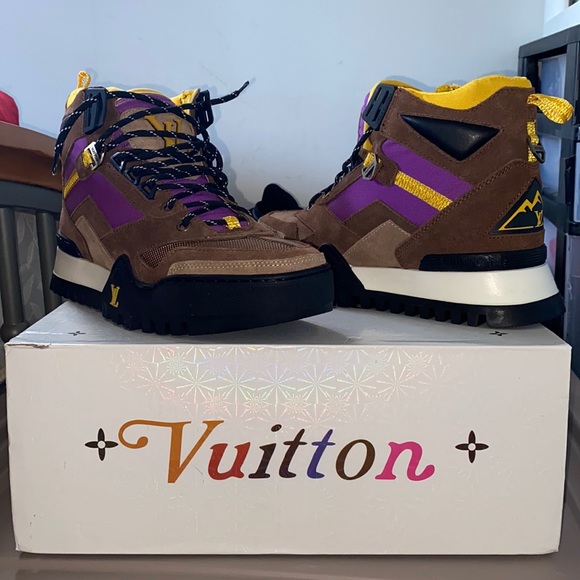 LOUIS VUITTON SNEAKER - Picture 1 of 4